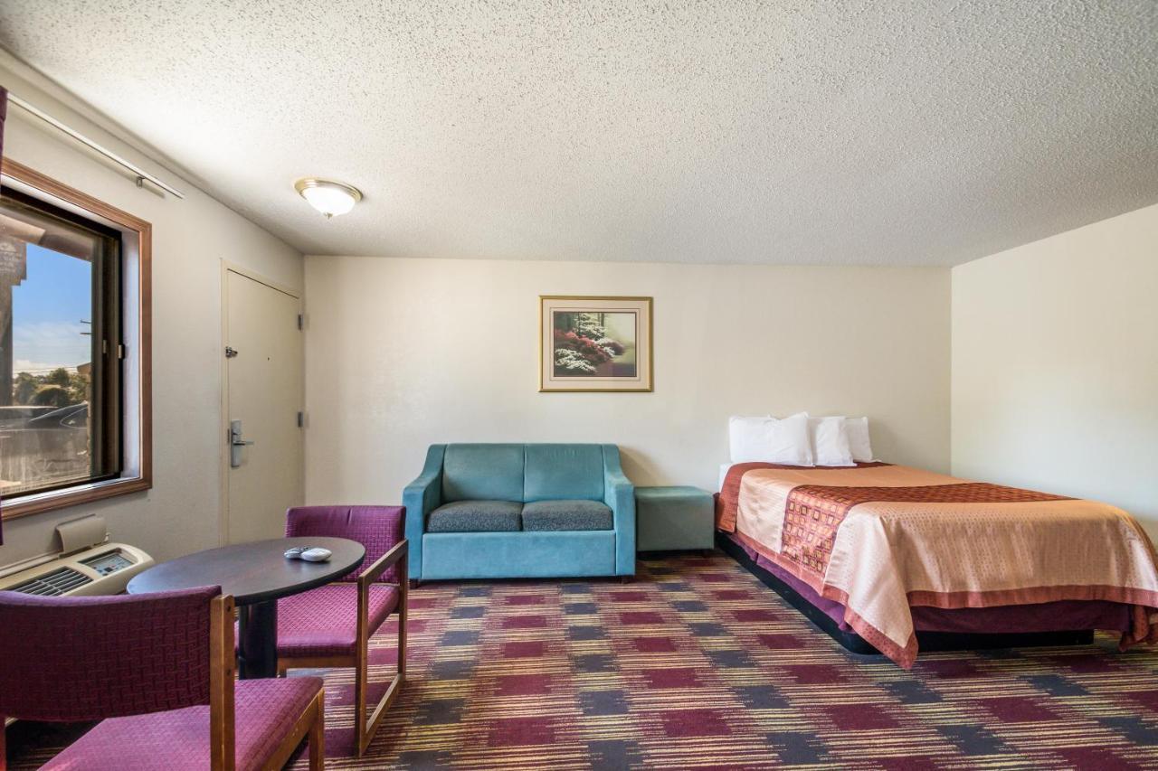 Americas Best Value Inn & Suites Harrisonville Εξωτερικό φωτογραφία