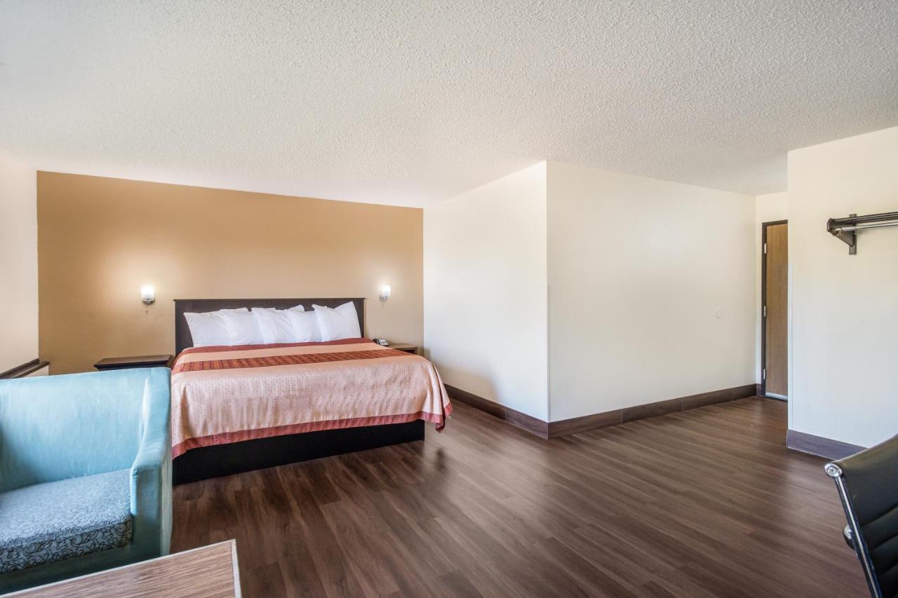 Americas Best Value Inn & Suites Harrisonville Εξωτερικό φωτογραφία