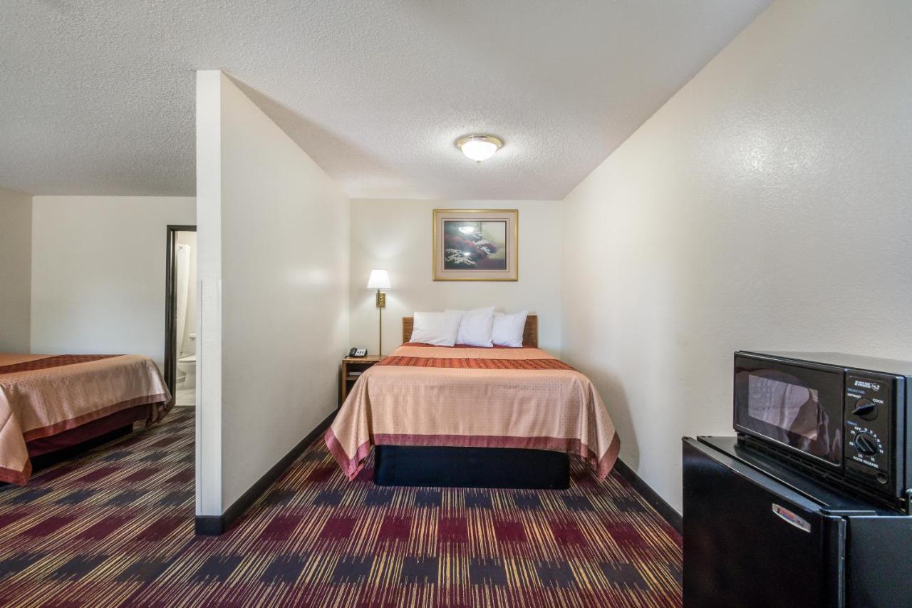 Americas Best Value Inn & Suites Harrisonville Εξωτερικό φωτογραφία